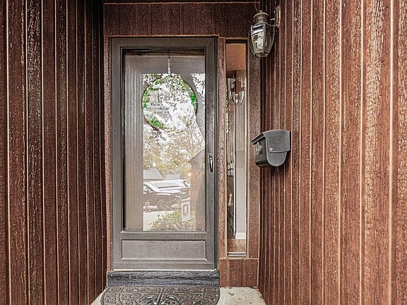 3rd image of 4792 Crazy Horse Ln #5