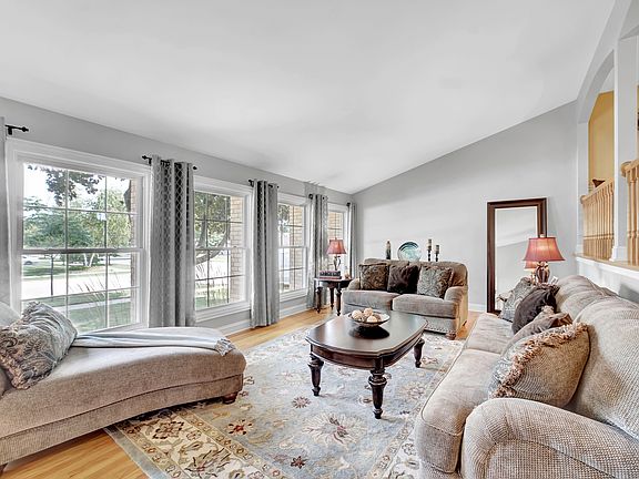 5th image of 2022 N Pinetree Dr
