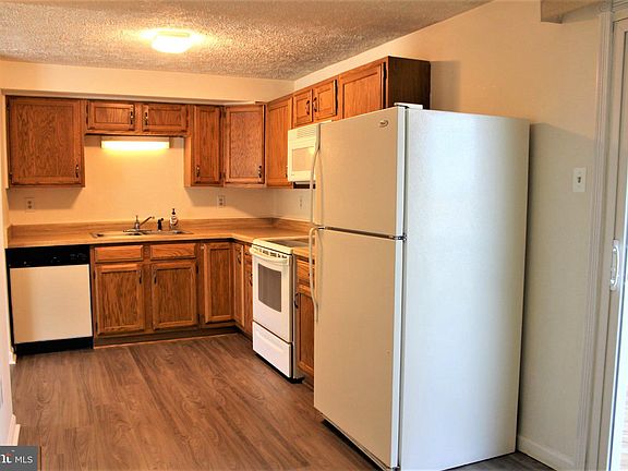 5th image of 1102 Valen Ct