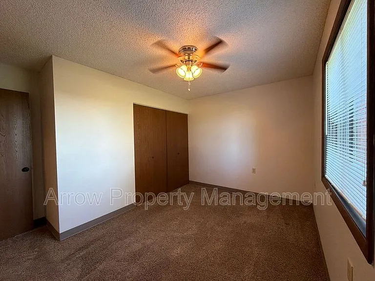 11141 N 137th St #32 — Photo 7