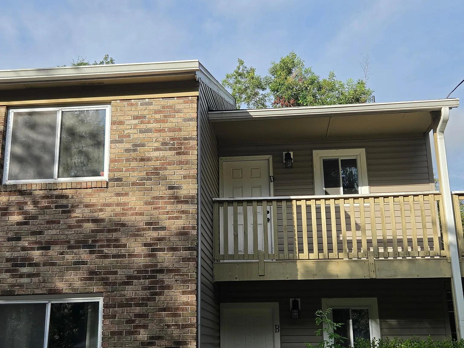 2 bed, 962 sqft, $1,350 — Photo 2