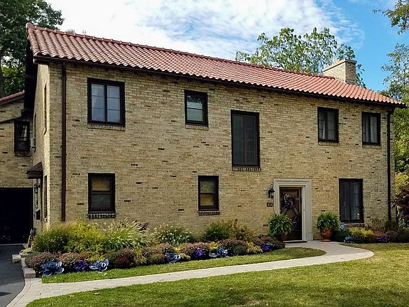 2nd image of 434 Lakeside Manor Rd