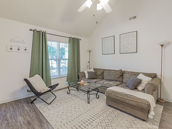 4th image of 86 Spring Place Dr