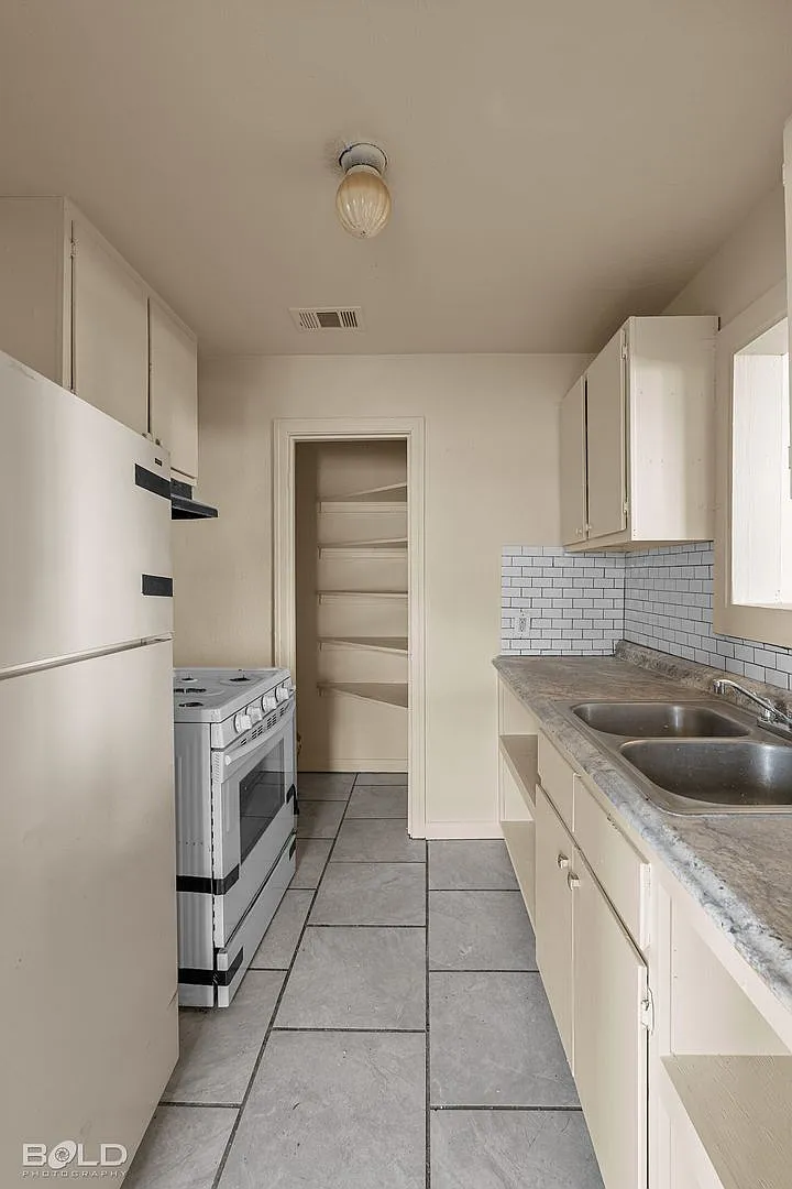 Charming 3-Bedroom Home in Shreveport Pet Friendly! — Photo 4
