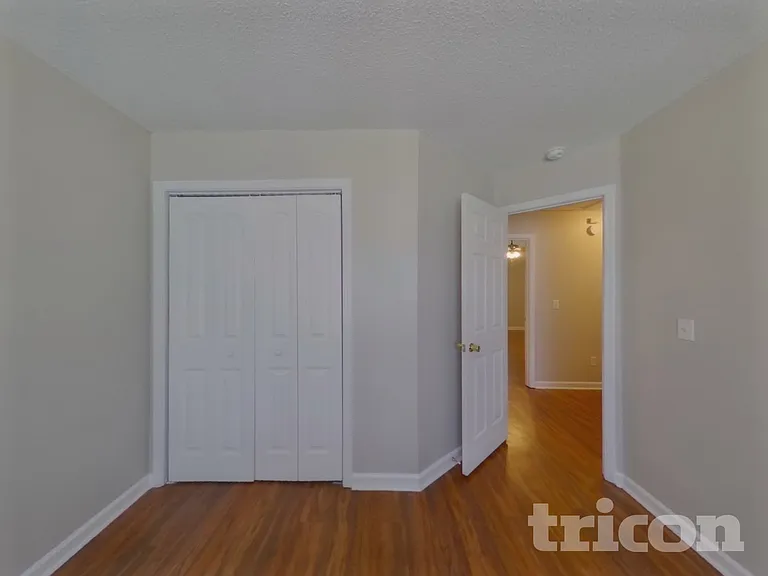 127 Wenlock Cir — Photo 12