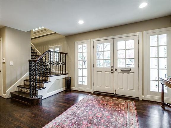 2nd image of 3009 Bryn Mawr Dr