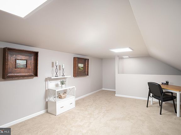 2nd image of 41 Saratoga Blvd