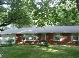 1402 Maplewood Dr, Normal, IL 61761