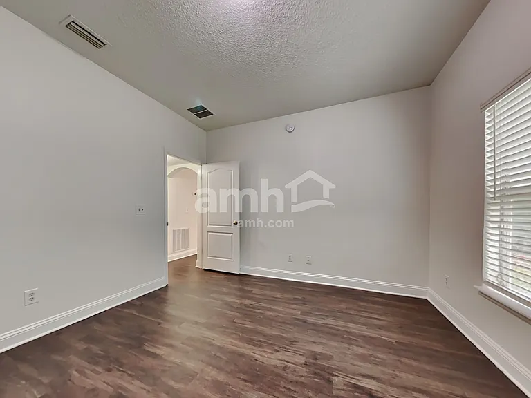 2510 Victoria Point Dr — Photo 13