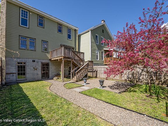 3rd image of 72 Hunter Street