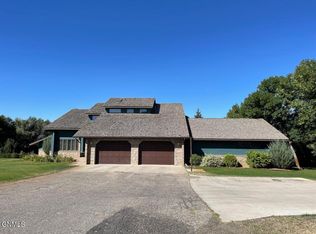 3015 11th Ave E, Williston, ND 58801