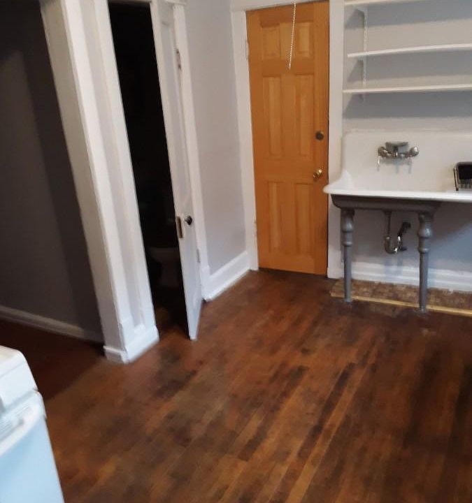 2nd image of 2022 W Wabansia Ave
