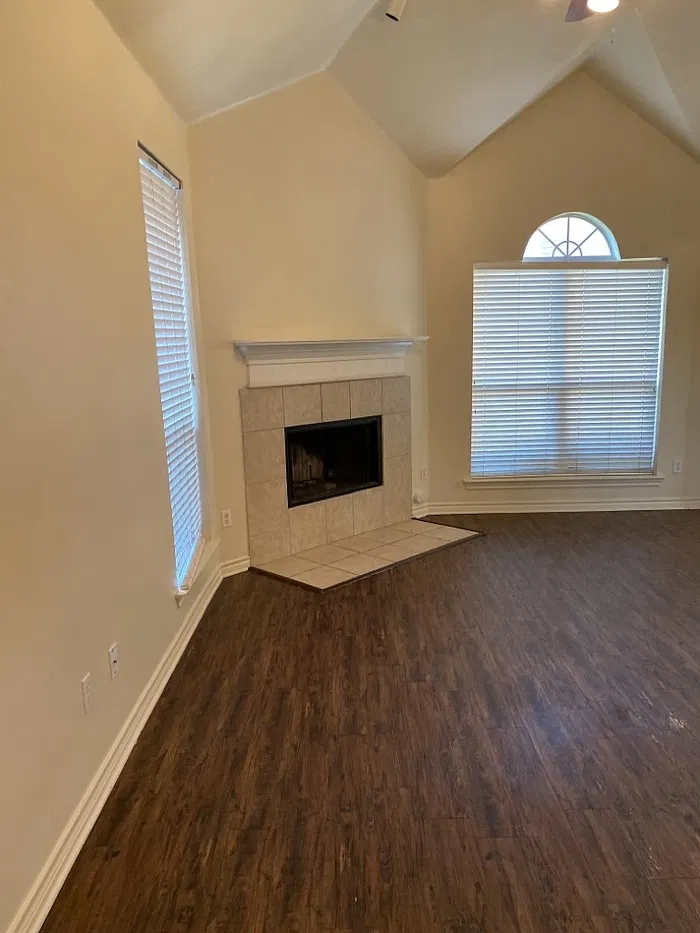 3 bed, 2.5 bath, 1392 sqft, $1,895 — Photo 2