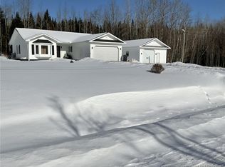 17 Beatty Dr, Woodstock, NB E7M 4C6