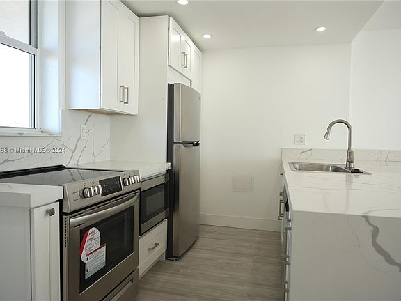 5th image of 2910 Point East Dr APT M510