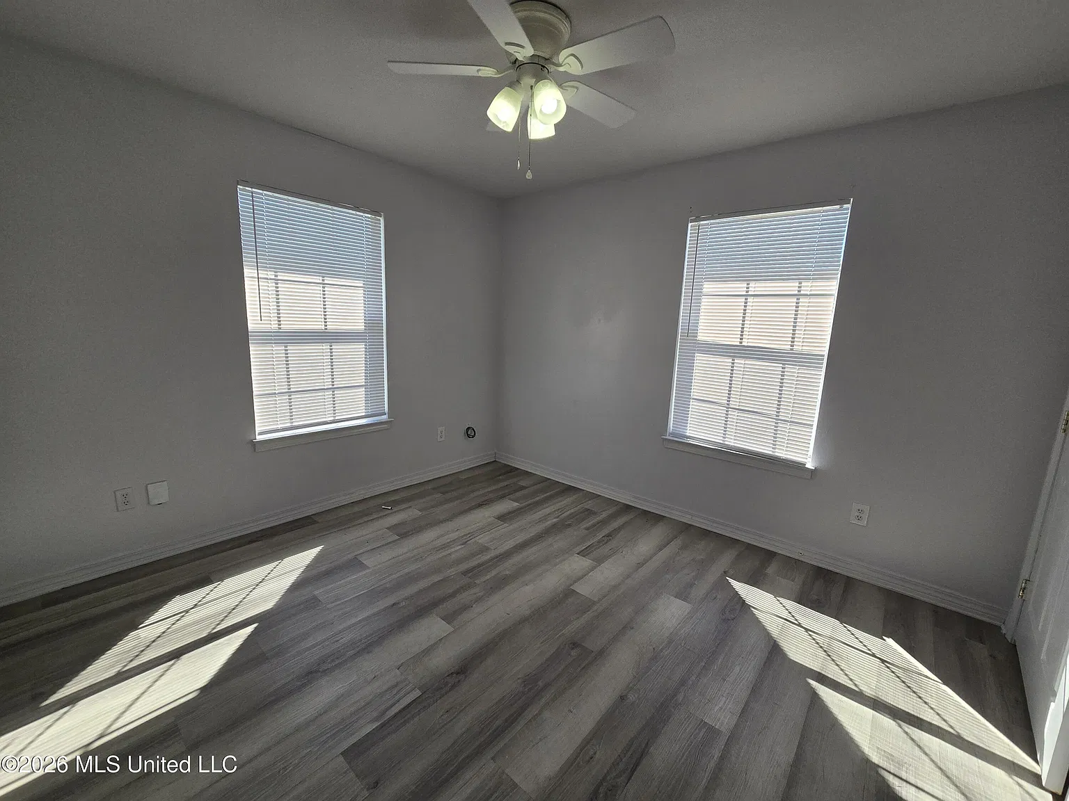 3 bed, 2.0 bath, 1200 sqft, $1,400 — Photo 3