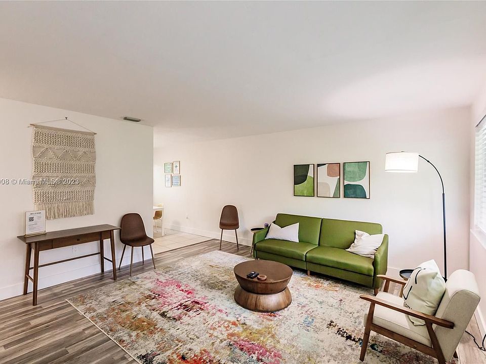 1st image of 524 NE 69th St #1