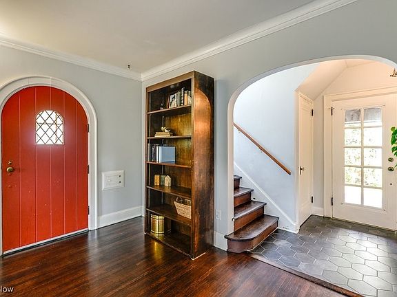 4th image of 2752 Oak Park Blvd
