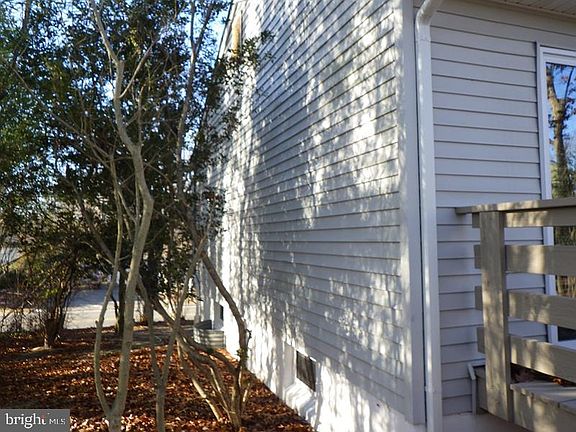 2nd image of 1802 E Lakeshore Dr