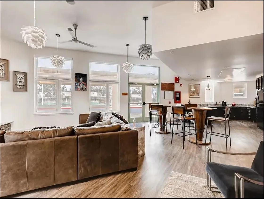 Del Corazon Apartments — Photo 2