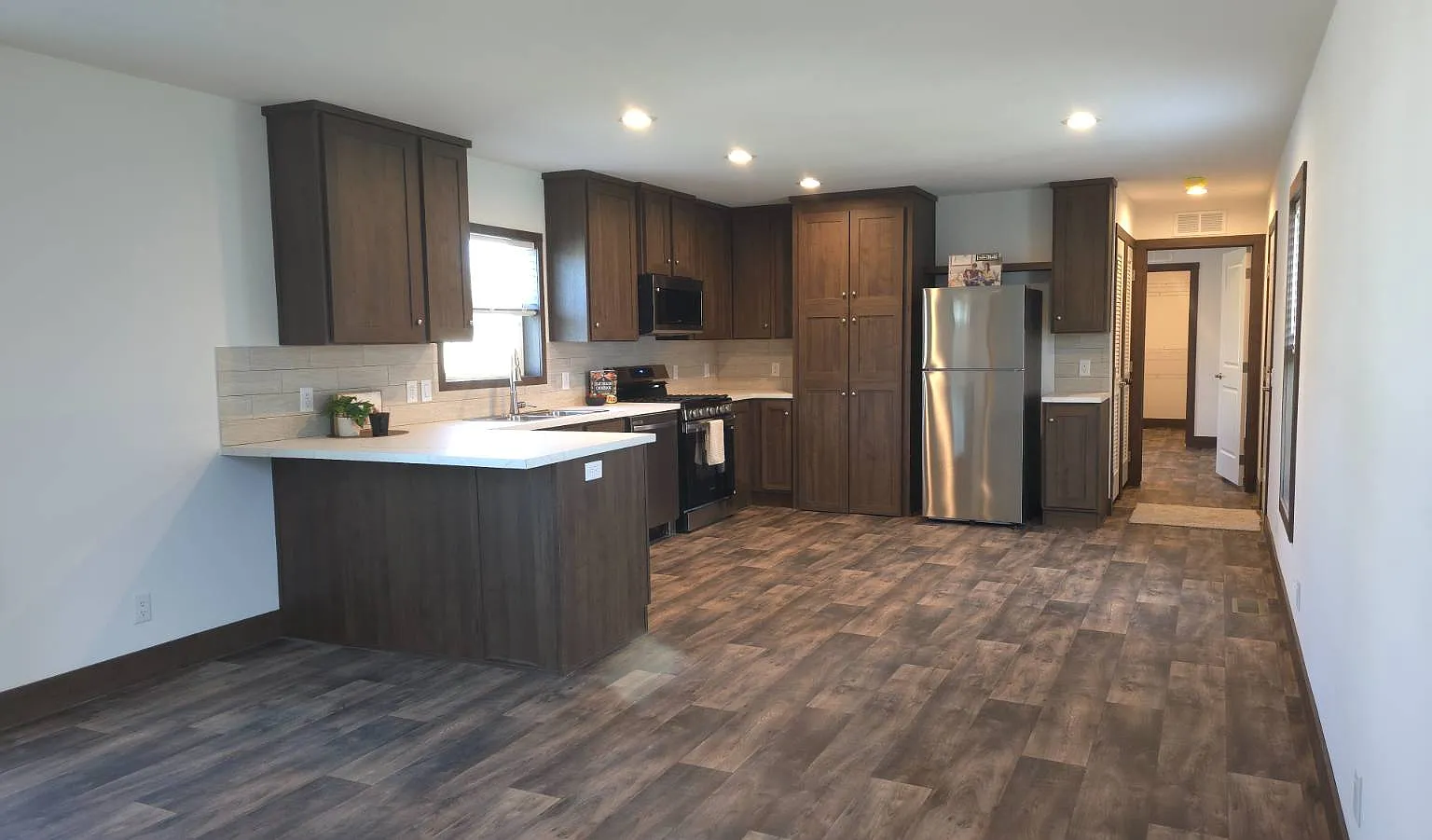 3 bed, 2.0 bath, 1140 sqft, $1,675 — Photo 3