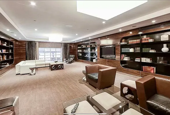 Sold by Coldwell Banker Warburg | media 34