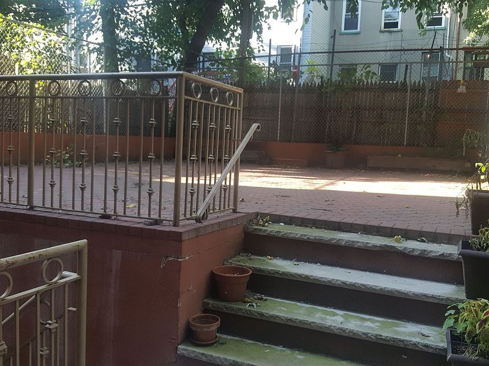 1st image of 195 Quincy St