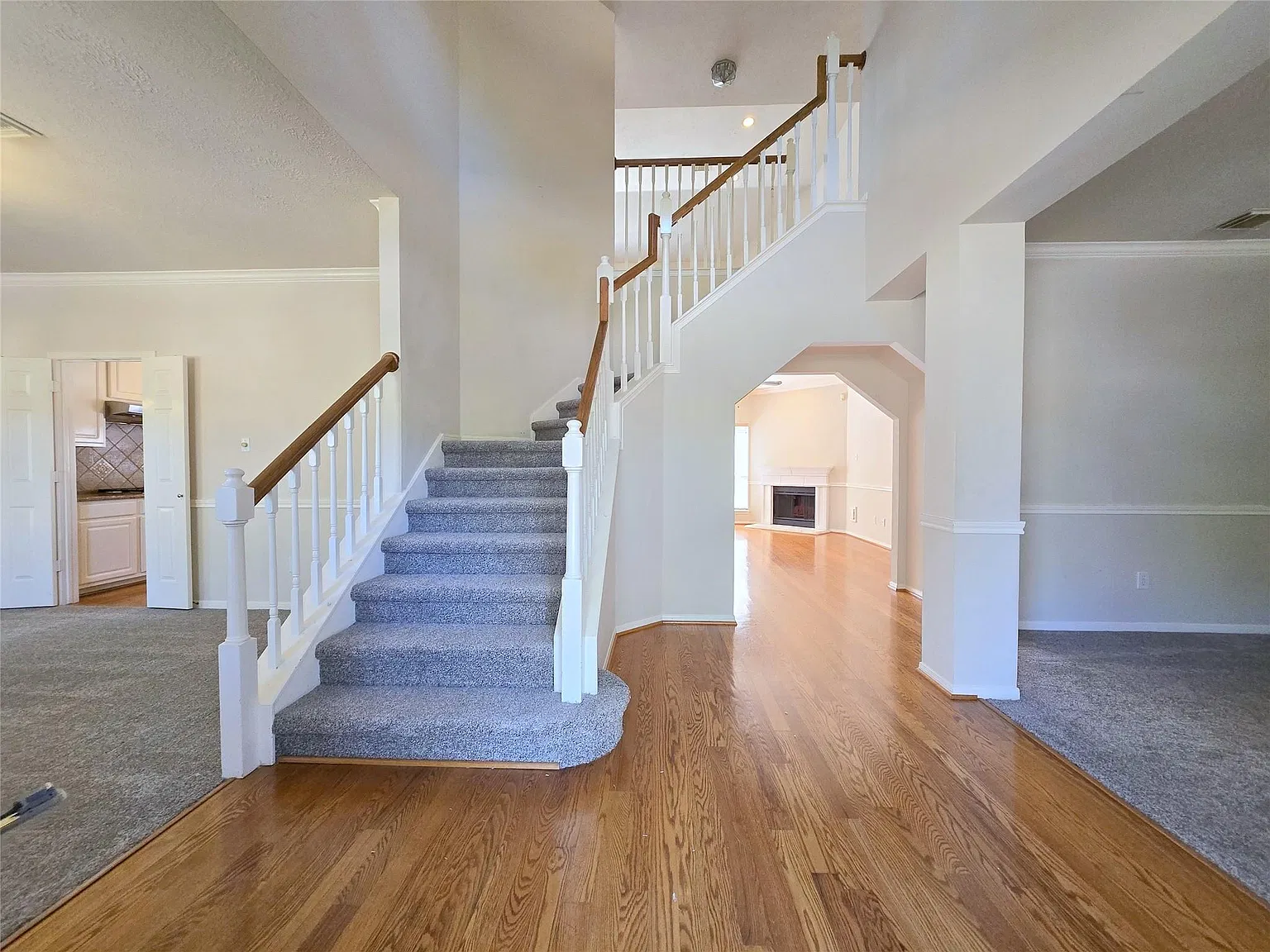 5 bed, 3.5 bath, 3407 sqft, $2,850 — Photo 2