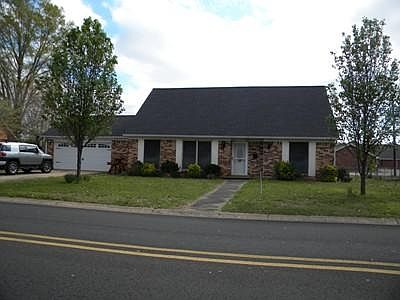 1st image of 104 S Meadow Pl