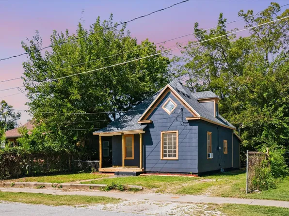 1311 N Johnston Avenue, Springfield, MO 65802