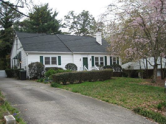3rd image of 1054 Lanier Ave