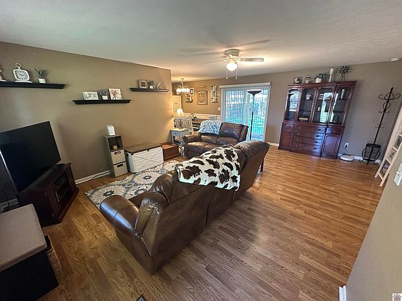 5th image of 120 Kimberly Dr