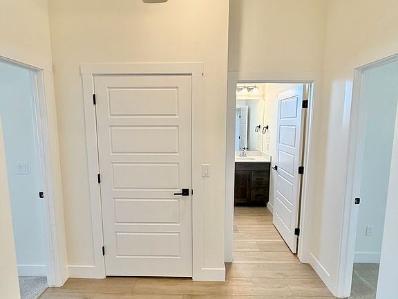 5th image of 6011 S Bunda Way