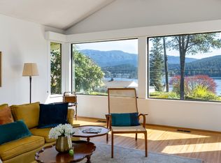 587 Beachview Dr, North Vancouver, BC V7G 1P8