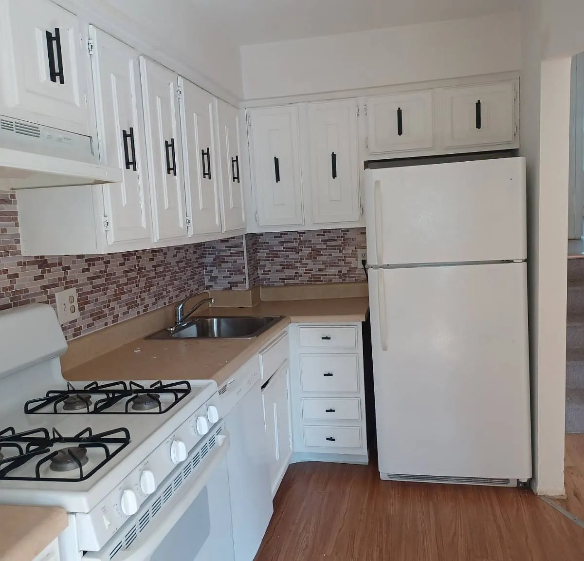 2 bed, 2.0 bath, 9750 sqft, $2,600 — Photo 1