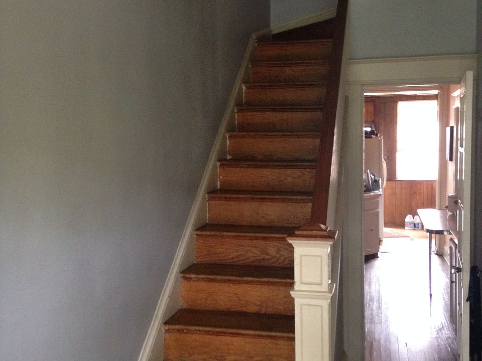 2nd image of 636 Franklin St NE