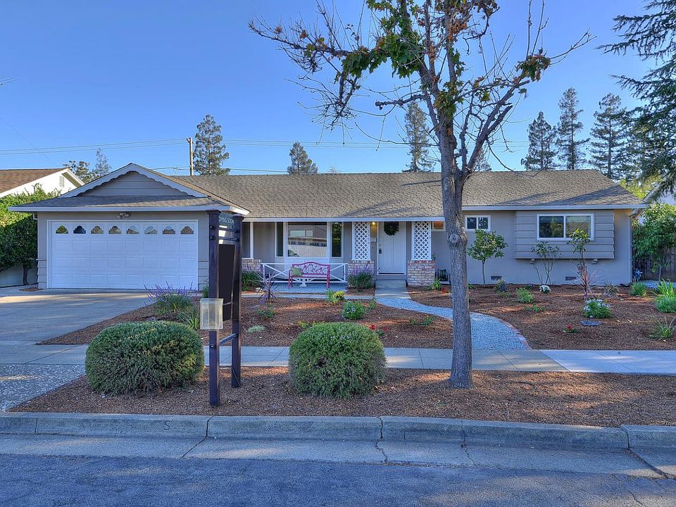 1st image of 2364 Stratford Dr