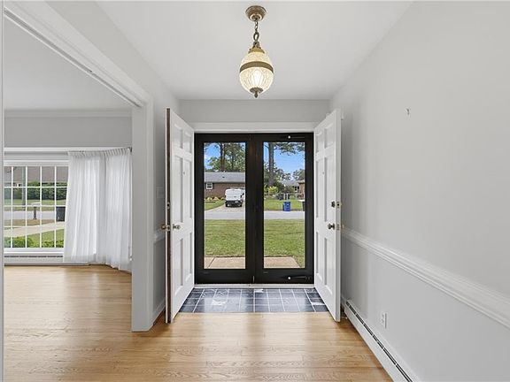 4th image of 5221 Bingham Dr