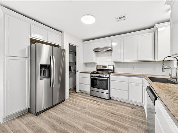 3rd image of 1749 S Dawn Breeze Dr