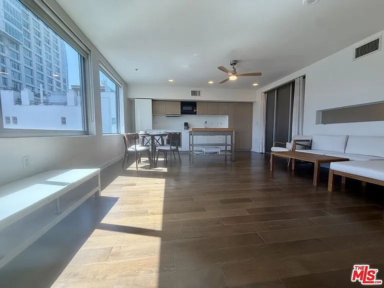 901 S Flower St #613 — Photo 5