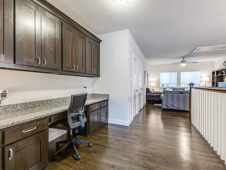 4008 N Cresthaven Rd — Photo 25