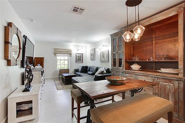 1st image of 1532 Saint Andrew St #305