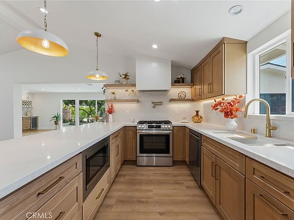 5th image of 15622 Index St