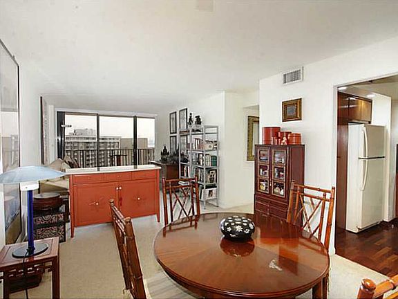 5th image of 1450 Brickell Bay Dr APT 1609