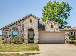 10045 Pronghorn Ln, Fort Worth, TX 76108