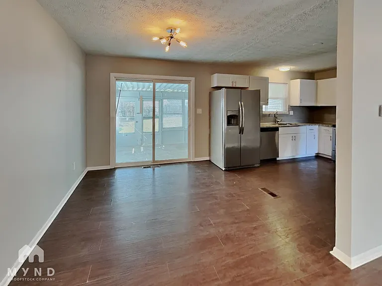 1349 Westshire Rd — Photo 5