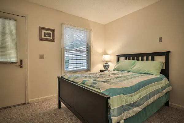 Briston Manor West — Photo 2