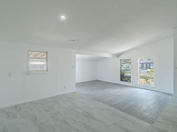 5th image of 4312 Woodbluff Dr