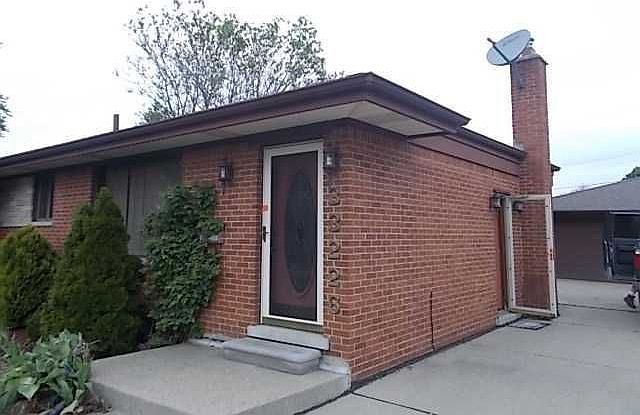 1st image of 33226 Chief Ln