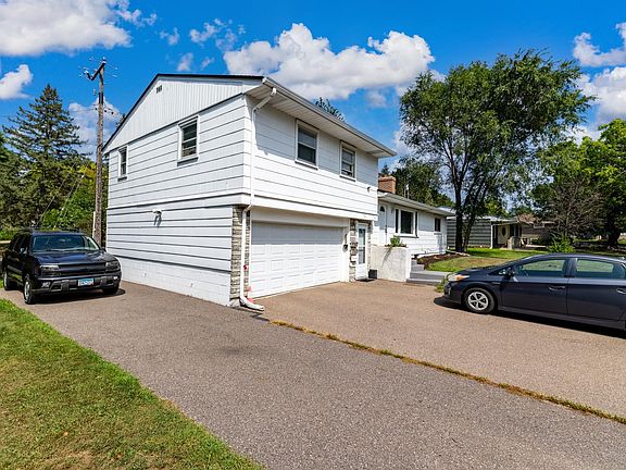 4th image of 725 Robinwood Ln